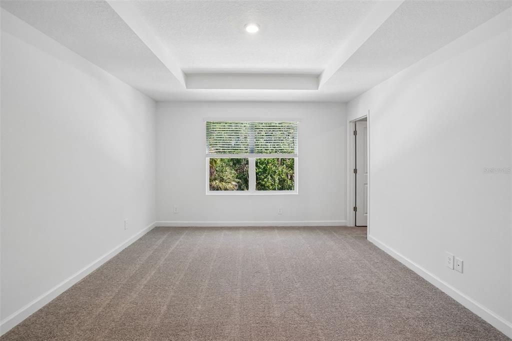 Active With Contract: $364,990 (3 beds, 2 baths, 1557 Square Feet)