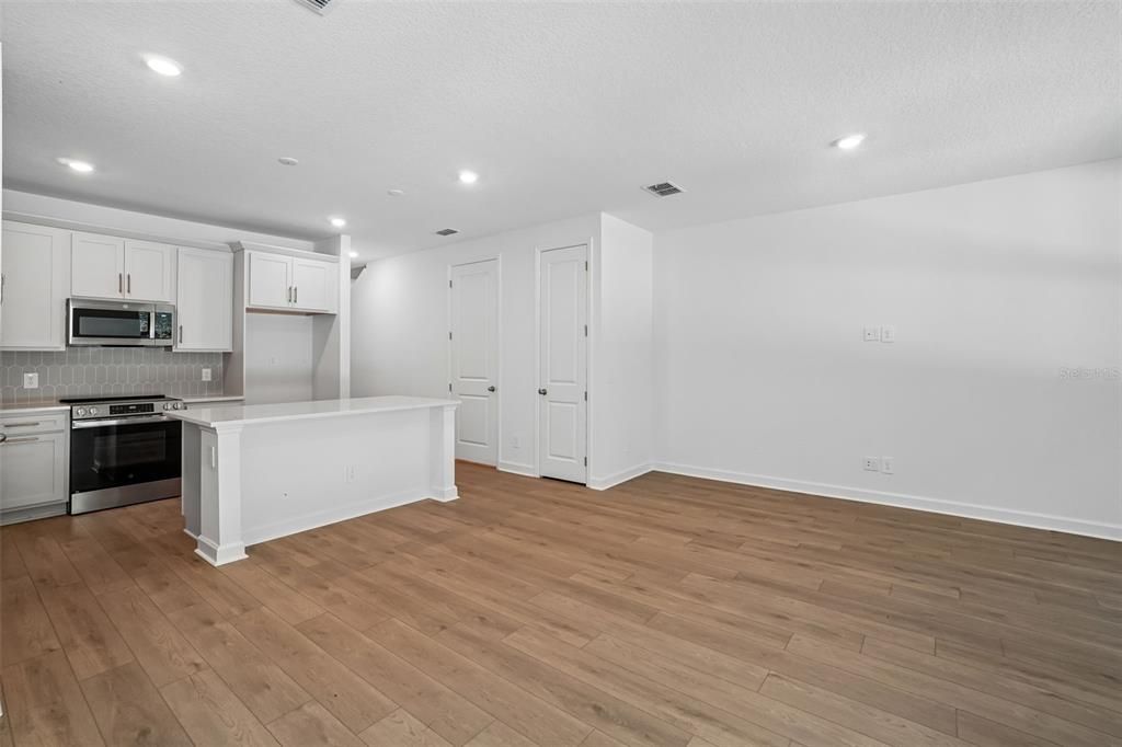 Active With Contract: $364,990 (3 beds, 2 baths, 1557 Square Feet)