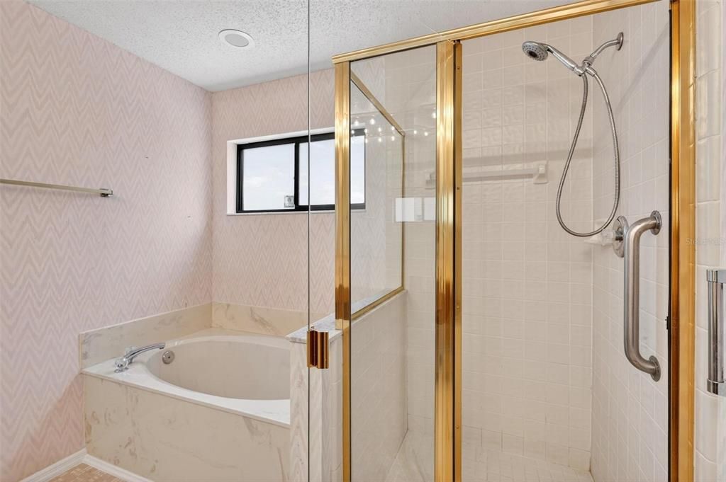 For Sale: $402,900 (3 beds, 2 baths, 1893 Square Feet)