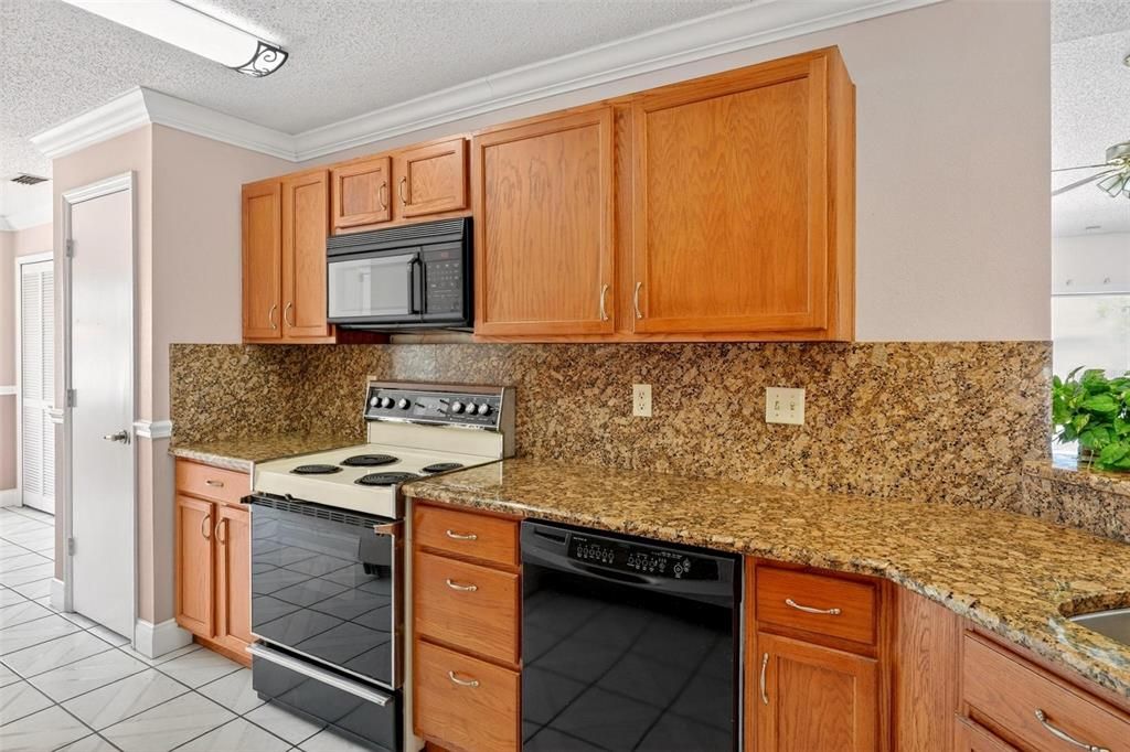 For Sale: $402,900 (3 beds, 2 baths, 1893 Square Feet)