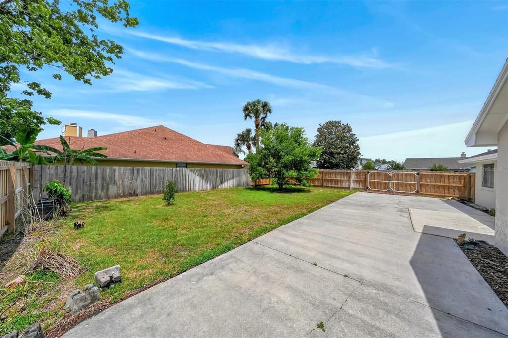 For Sale: $402,900 (3 beds, 2 baths, 1893 Square Feet)