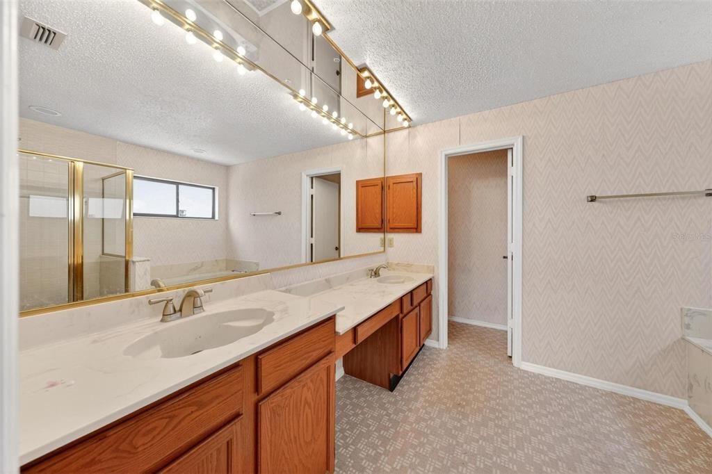 For Sale: $402,900 (3 beds, 2 baths, 1893 Square Feet)