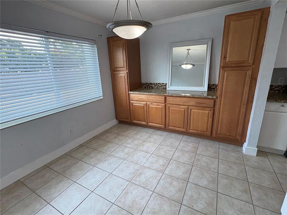For Sale: $185,900 (2 beds, 1 baths, 960 Square Feet)