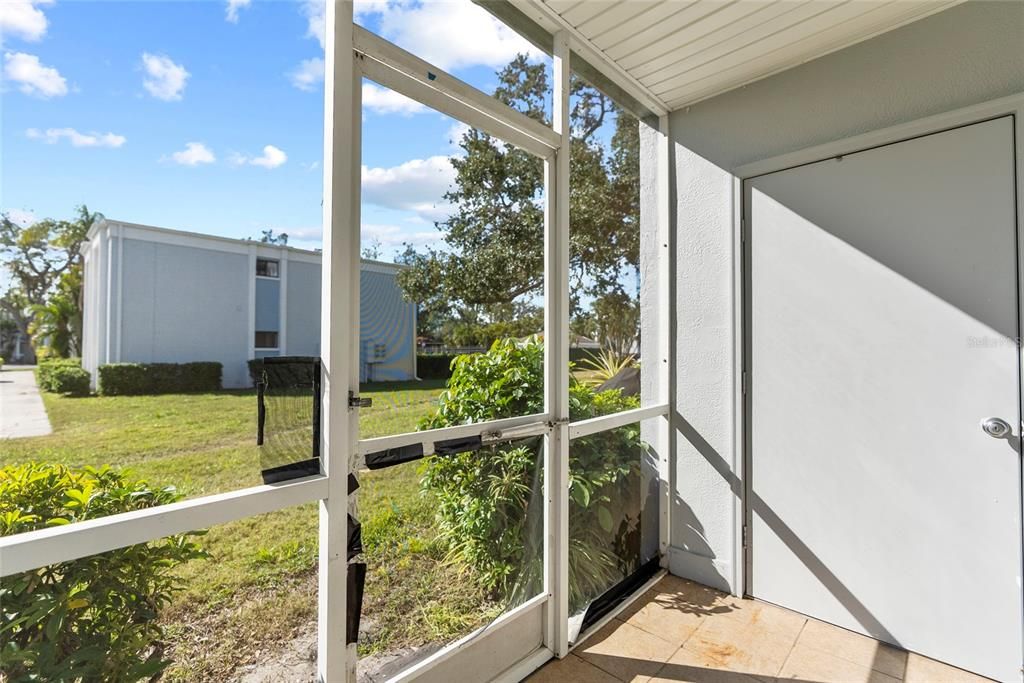For Sale: $185,900 (2 beds, 1 baths, 960 Square Feet)