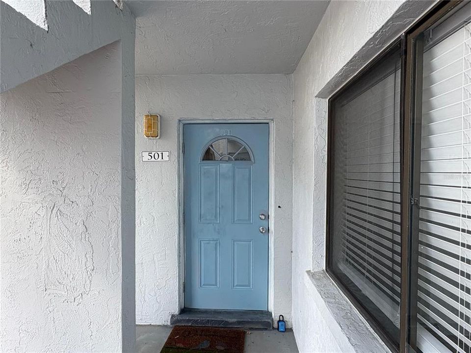 For Sale: $185,900 (2 beds, 1 baths, 960 Square Feet)