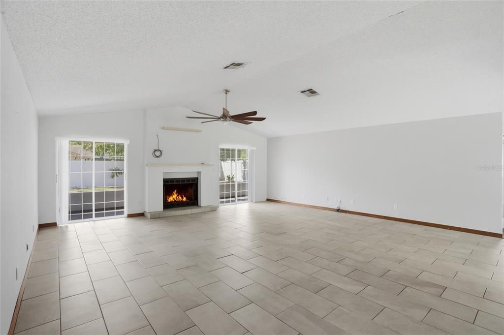 For Sale: $319,997 (3 beds, 2 baths, 1699 Square Feet)
