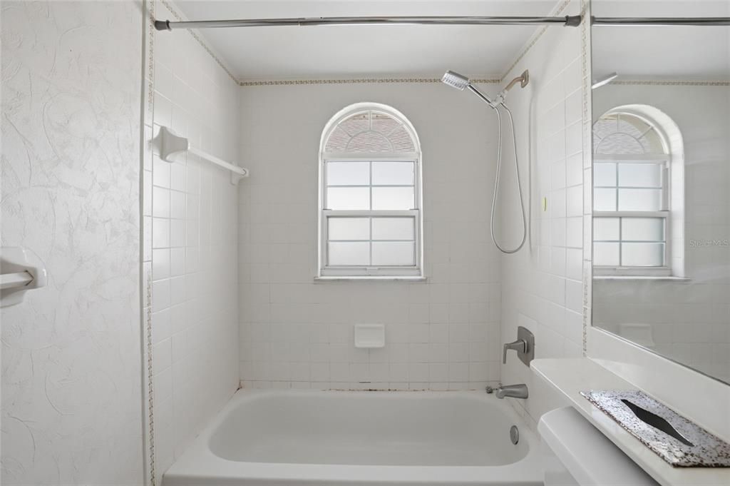 For Sale: $319,997 (3 beds, 2 baths, 1699 Square Feet)