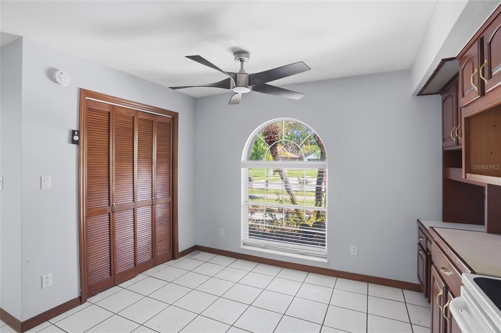 For Sale: $319,997 (3 beds, 2 baths, 1699 Square Feet)