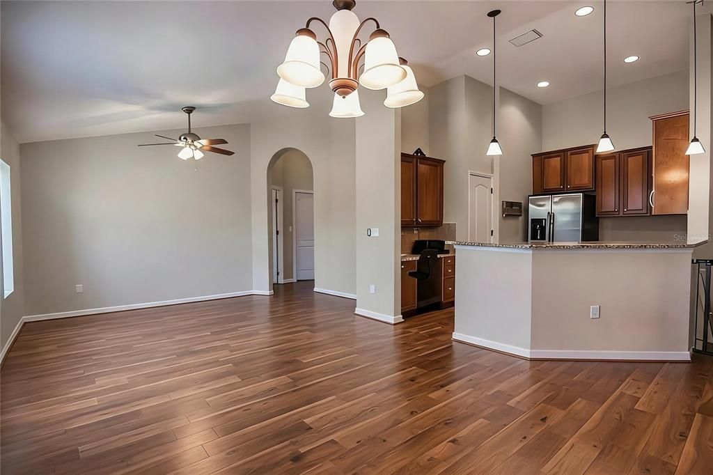 For Rent: $2,700 (2 beds, 2 baths, 1264 Square Feet)