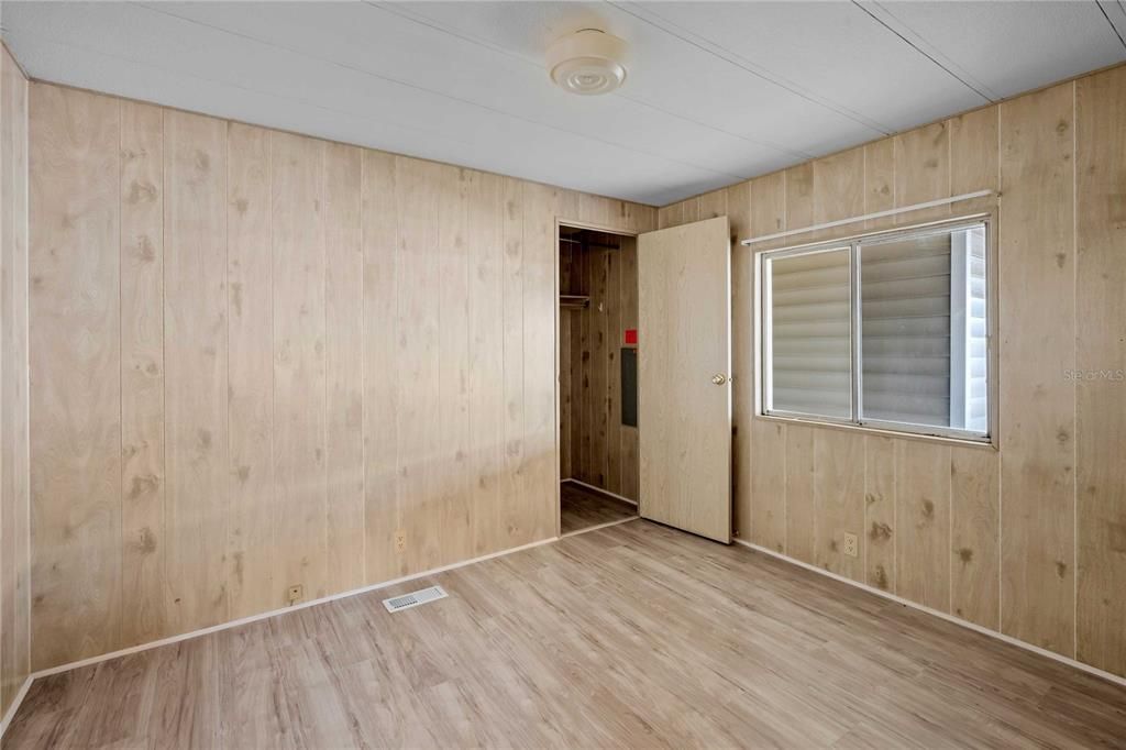 For Sale: $112,000 (2 beds, 2 baths, 816 Square Feet)