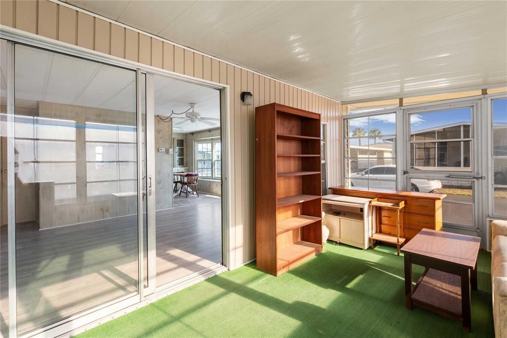 For Sale: $112,000 (2 beds, 2 baths, 816 Square Feet)