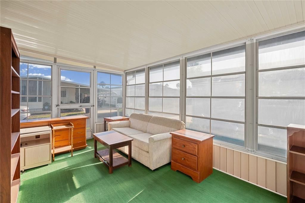 For Sale: $112,000 (2 beds, 2 baths, 816 Square Feet)