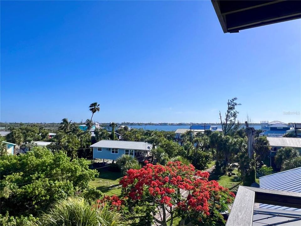 На продажу: $599,000 (3 спален, 2 ванн, 1398 Квадратных фут)
