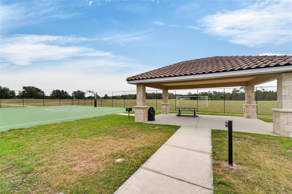 For Sale: $500,000 (5 beds, 3 baths, 2968 Square Feet)
