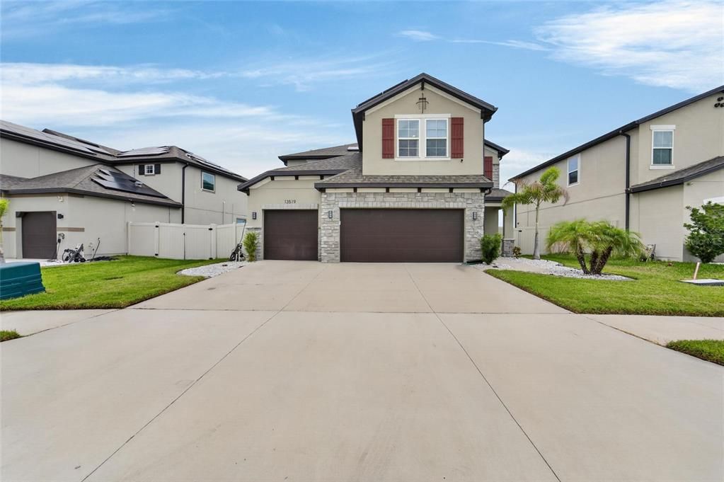 For Sale: $500,000 (5 beds, 3 baths, 2968 Square Feet)