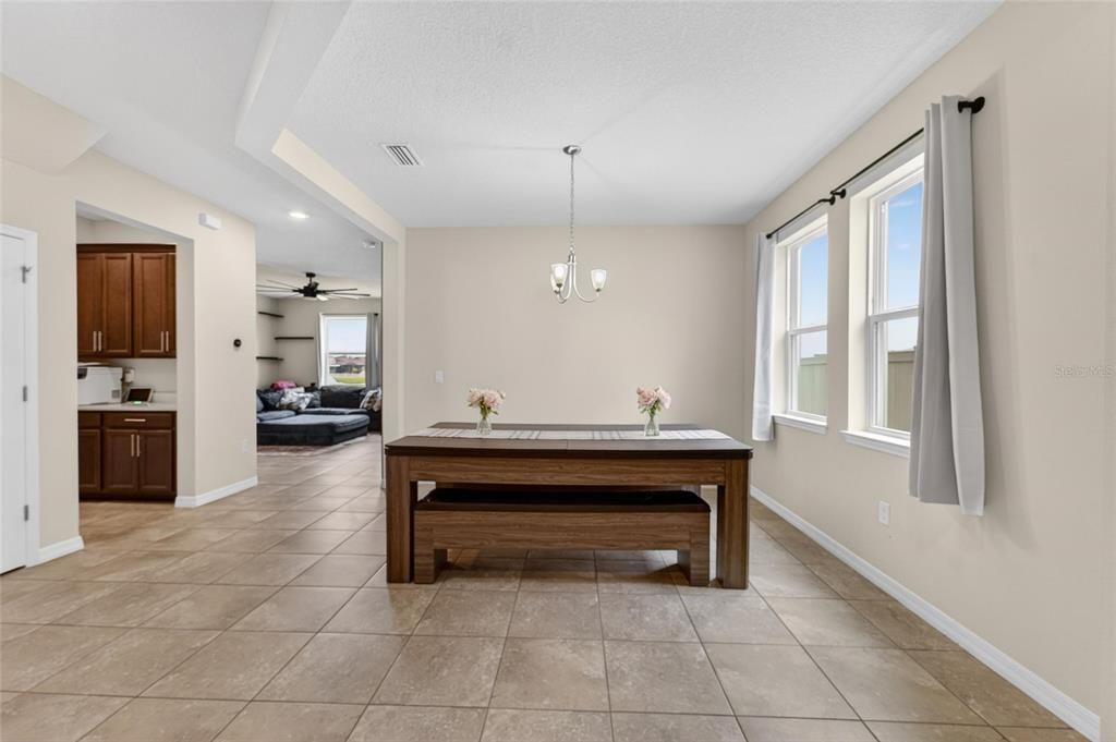 For Sale: $500,000 (5 beds, 3 baths, 2968 Square Feet)
