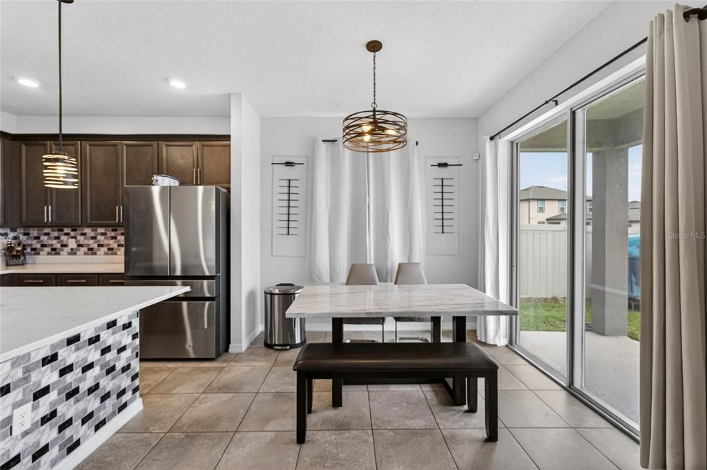 For Sale: $500,000 (5 beds, 3 baths, 2968 Square Feet)