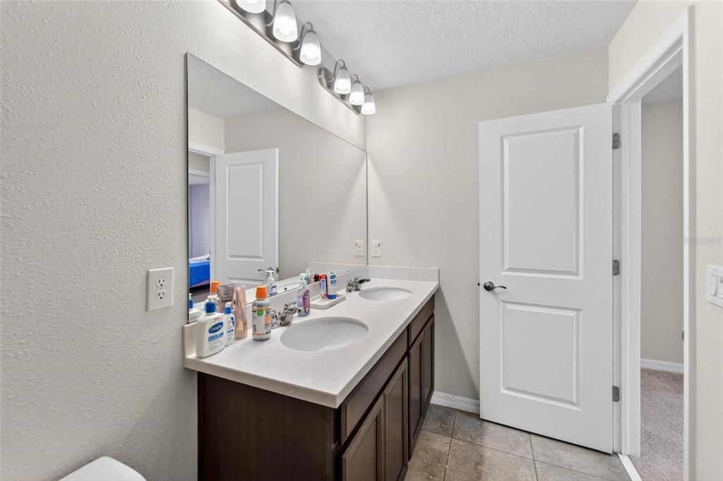 For Sale: $500,000 (5 beds, 3 baths, 2968 Square Feet)