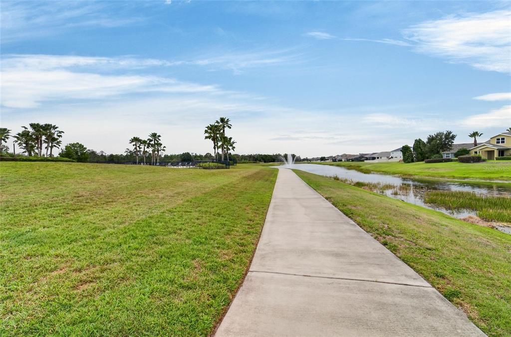 For Sale: $500,000 (5 beds, 3 baths, 2968 Square Feet)