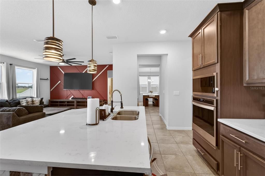 For Sale: $500,000 (5 beds, 3 baths, 2968 Square Feet)