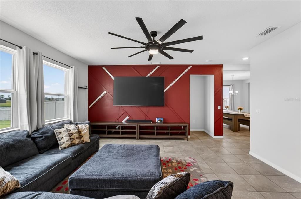 For Sale: $500,000 (5 beds, 3 baths, 2968 Square Feet)