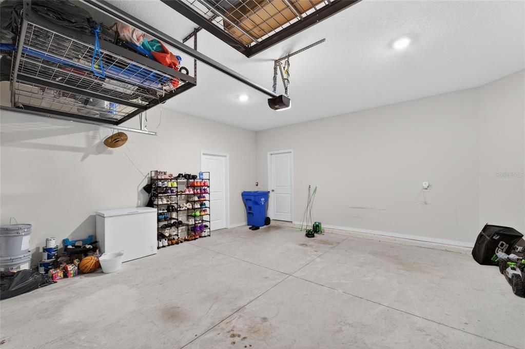 For Sale: $500,000 (5 beds, 3 baths, 2968 Square Feet)