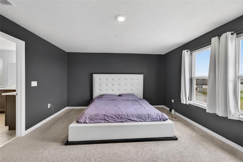 For Sale: $500,000 (5 beds, 3 baths, 2968 Square Feet)