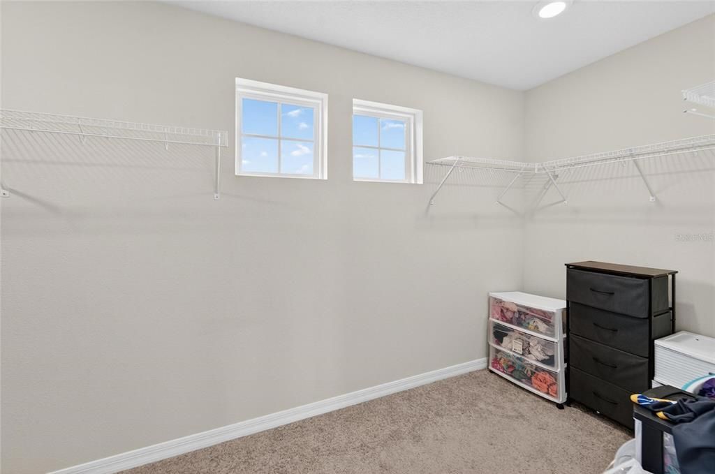 For Sale: $500,000 (5 beds, 3 baths, 2968 Square Feet)