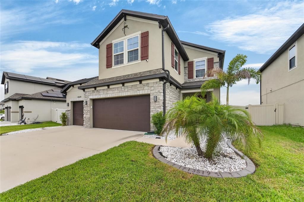 For Sale: $500,000 (5 beds, 3 baths, 2968 Square Feet)