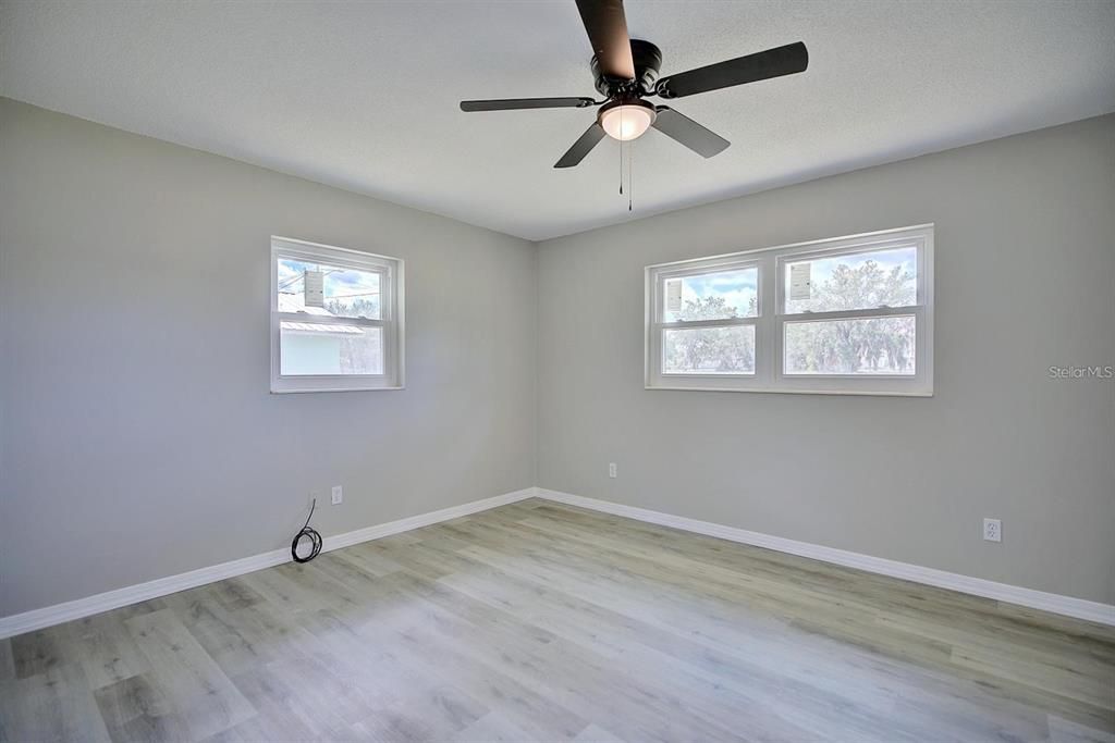 For Sale: $294,900 (3 beds, 2 baths, 1384 Square Feet)