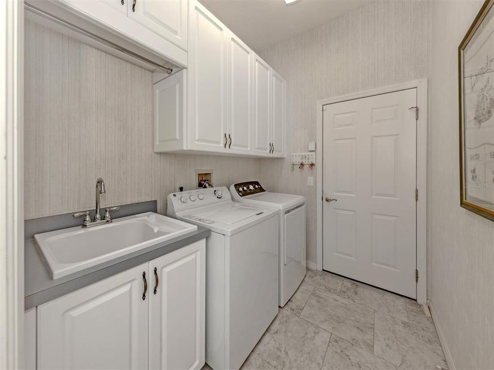 En Venta: $619,000 (3 camas, 2 baños, 2037 Pies cuadrados)