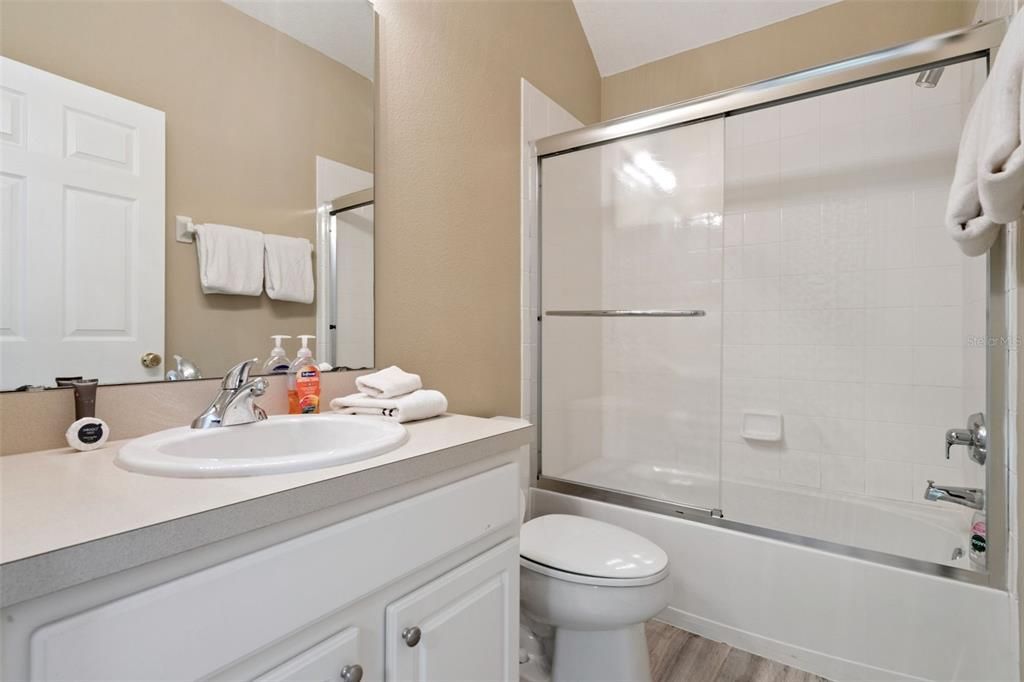 For Sale: $1,550,000 (5 beds, 4 baths, 3600 Square Feet)