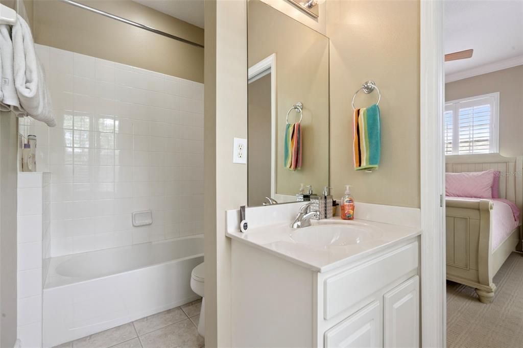 For Sale: $1,550,000 (5 beds, 4 baths, 3600 Square Feet)