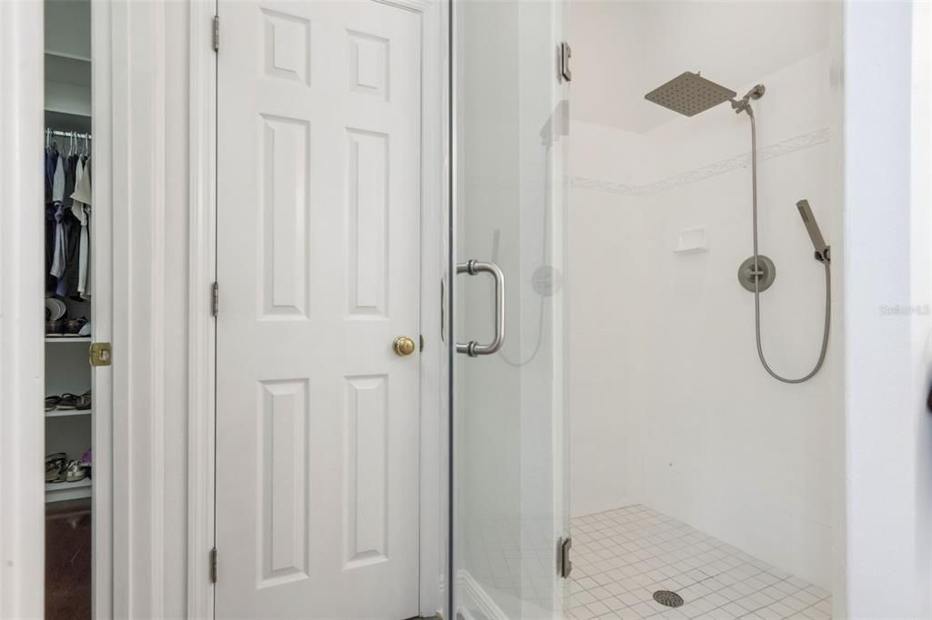 For Sale: $1,550,000 (5 beds, 4 baths, 3600 Square Feet)