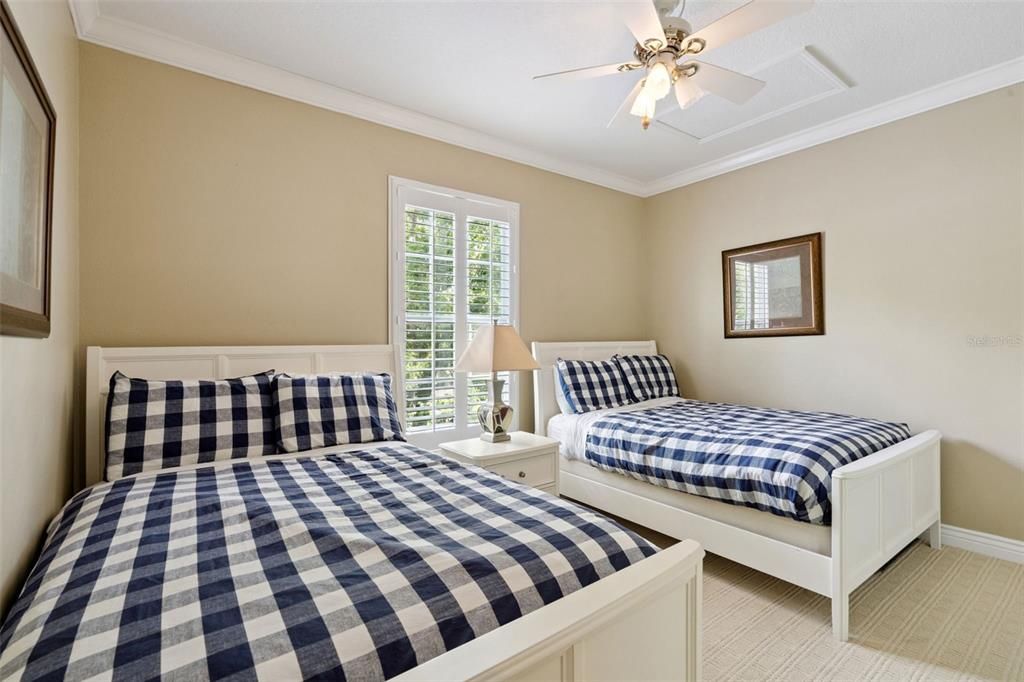 For Sale: $1,550,000 (5 beds, 4 baths, 3600 Square Feet)