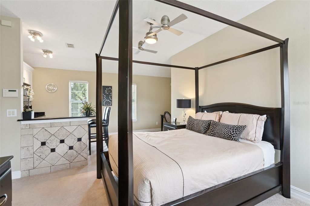 For Sale: $1,550,000 (5 beds, 4 baths, 3600 Square Feet)