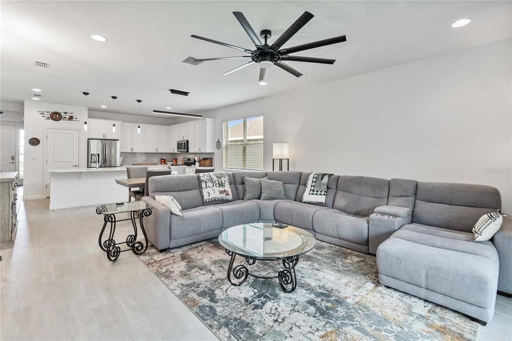 For Sale: $360,000 (3 beds, 2 baths, 1983 Square Feet)