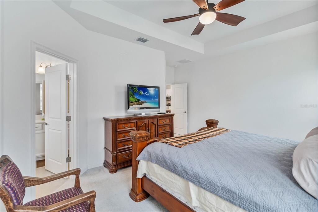 For Sale: $360,000 (3 beds, 2 baths, 1983 Square Feet)