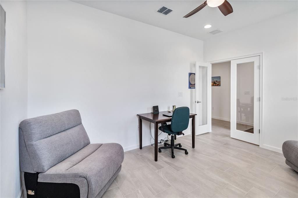 For Sale: $360,000 (3 beds, 2 baths, 1983 Square Feet)