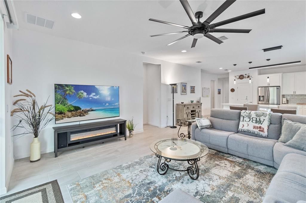 For Sale: $360,000 (3 beds, 2 baths, 1983 Square Feet)