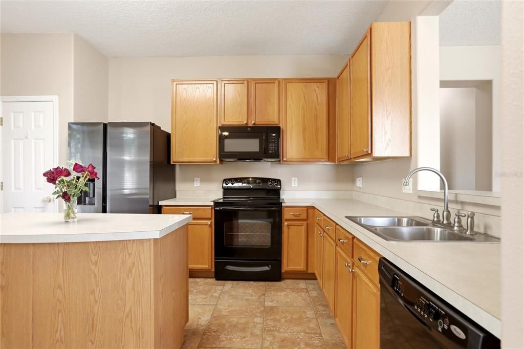 Active With Contract: $455,000 (3 beds, 2 baths, 1703 Square Feet)