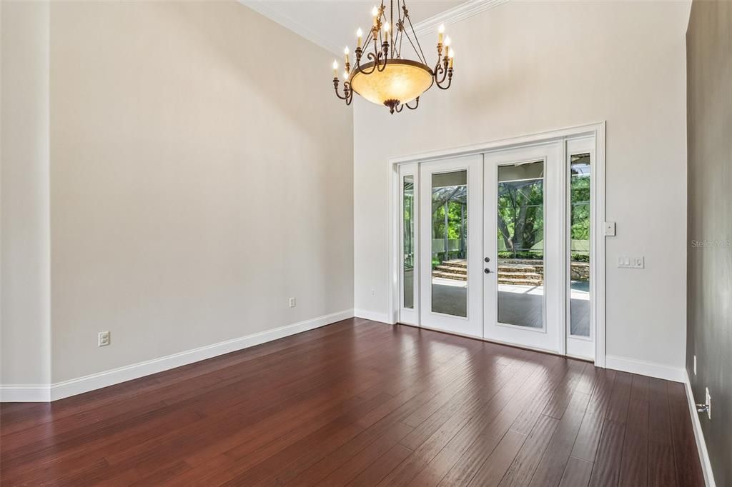 En Venta: $949,000 (5 camas, 4 baños, 3245 Pies cuadrados)