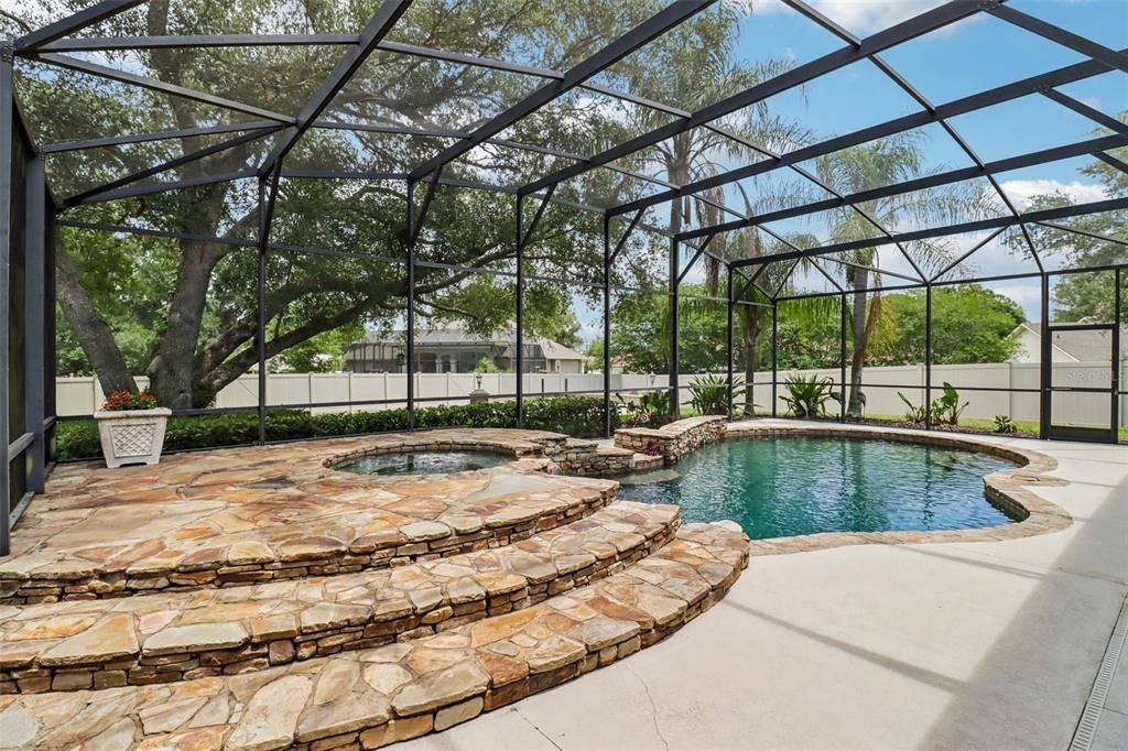 En Venta: $949,000 (5 camas, 4 baños, 3245 Pies cuadrados)