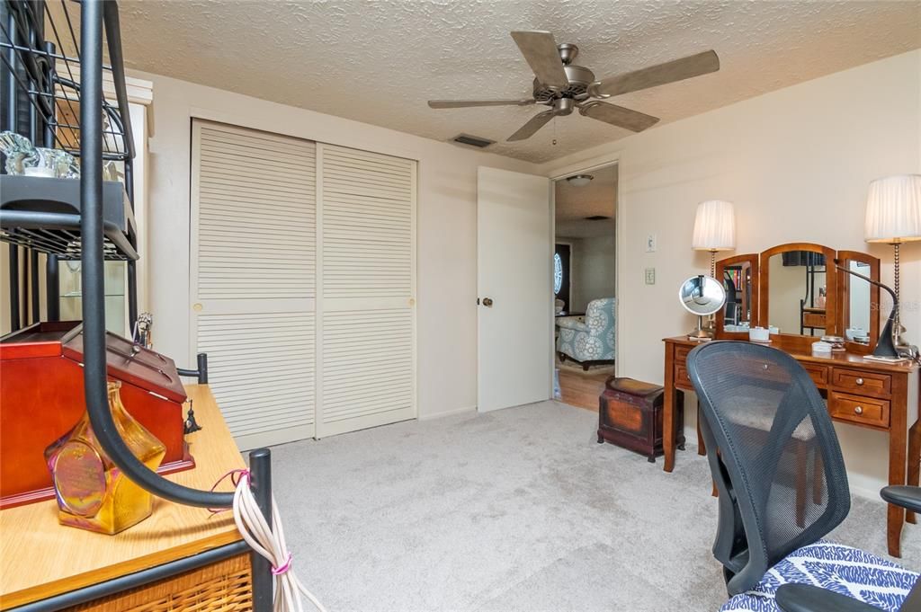 For Sale: $246,000 (2 beds, 1 baths, 1133 Square Feet)