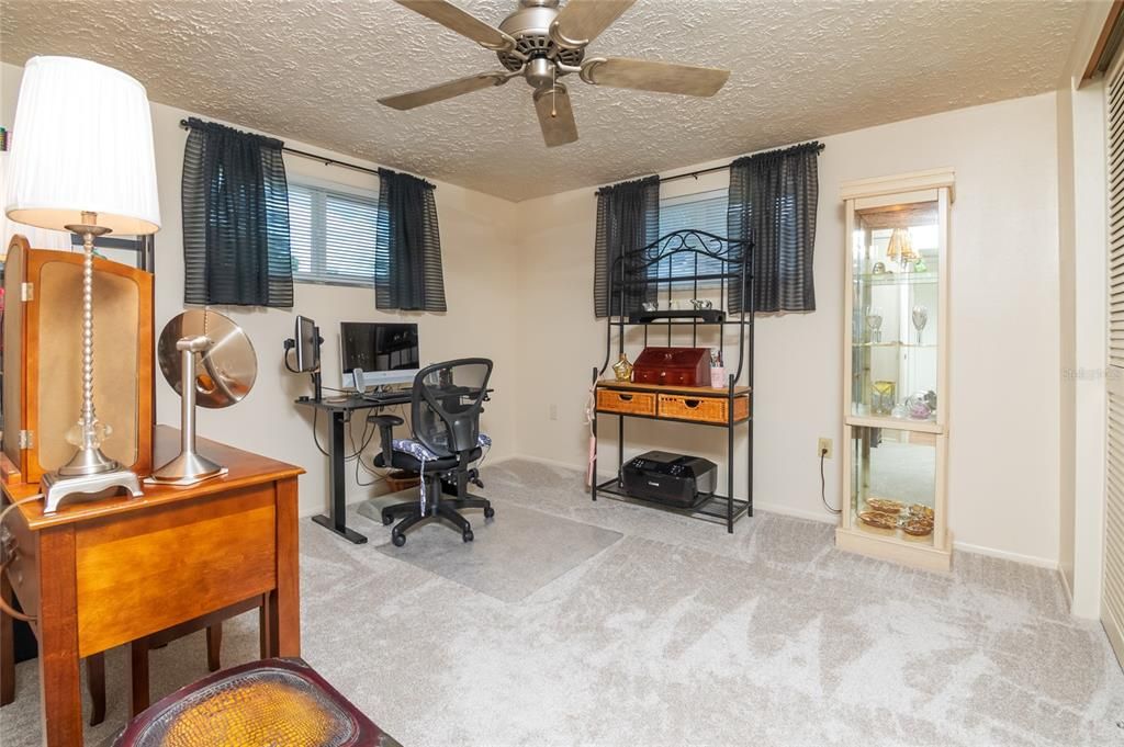 For Sale: $246,000 (2 beds, 1 baths, 1133 Square Feet)
