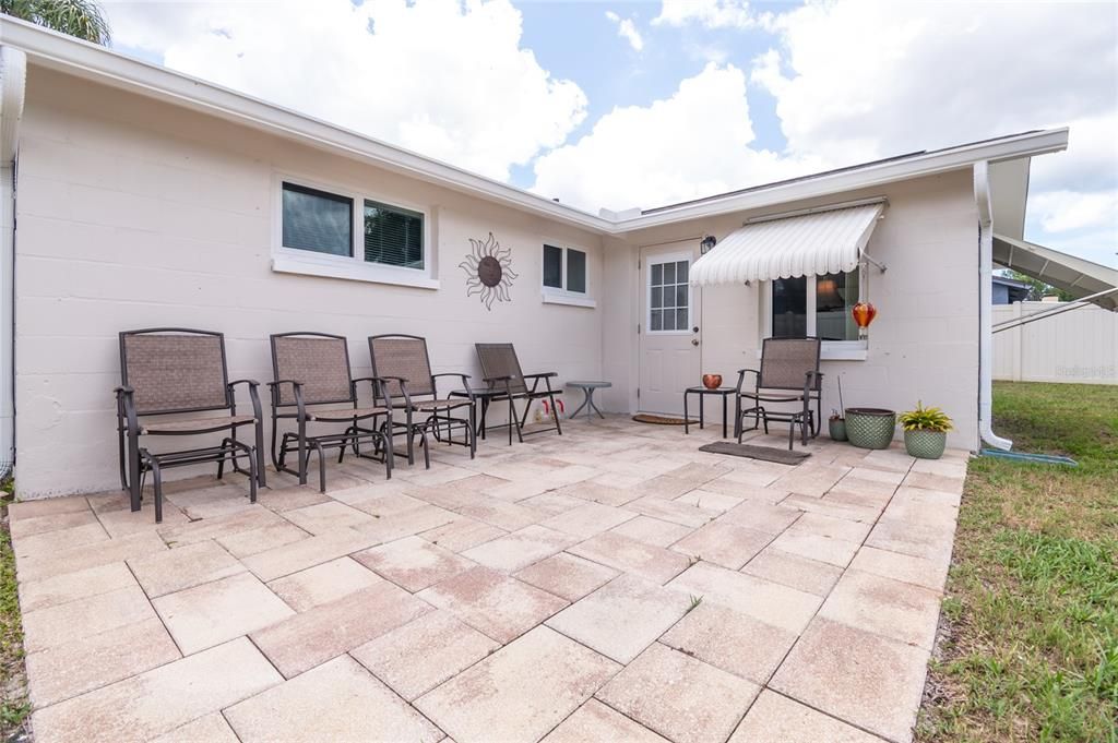 For Sale: $246,000 (2 beds, 1 baths, 1133 Square Feet)