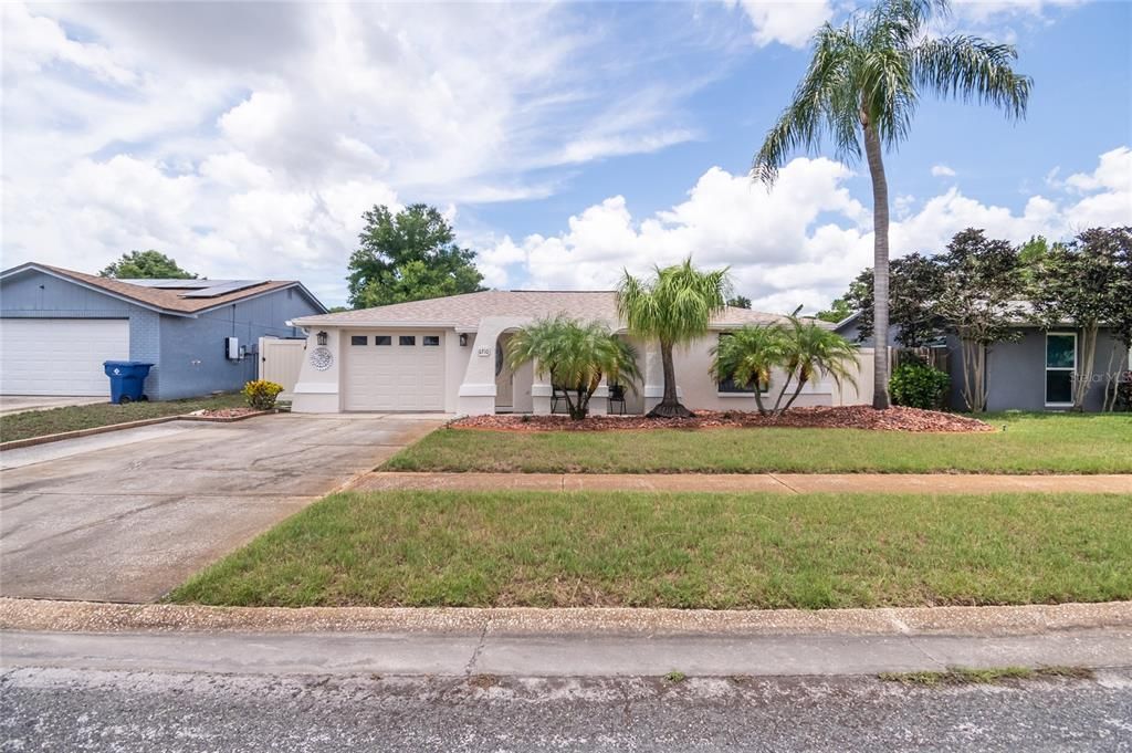 For Sale: $246,000 (2 beds, 1 baths, 1133 Square Feet)