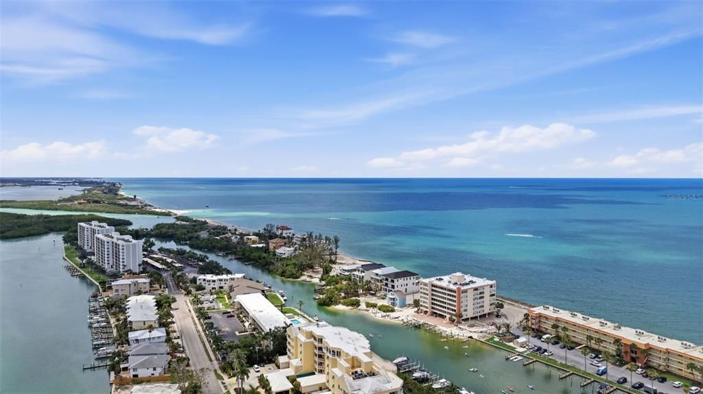For Sale: $874,999 (3 beds, 2 baths, 1710 Square Feet)