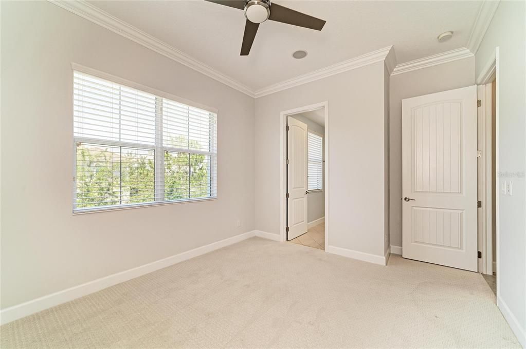 Activo con contrato: $699,000 (3 camas, 3 baños, 1994 Pies cuadrados)