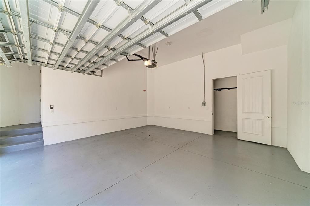 Activo con contrato: $699,000 (3 camas, 3 baños, 1994 Pies cuadrados)